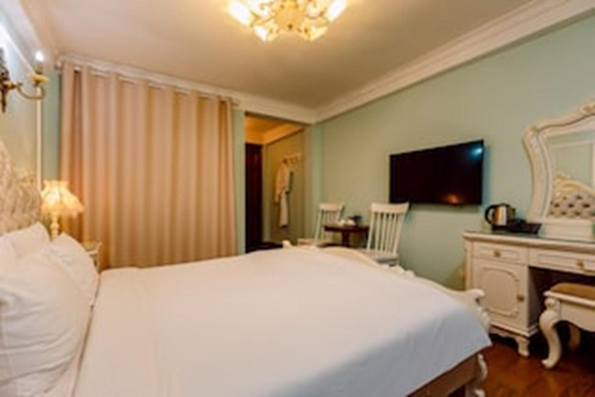 Super Oyo Capital O 1173 Le Grand Hanoi Hotel - The Ruby Buitenkant foto